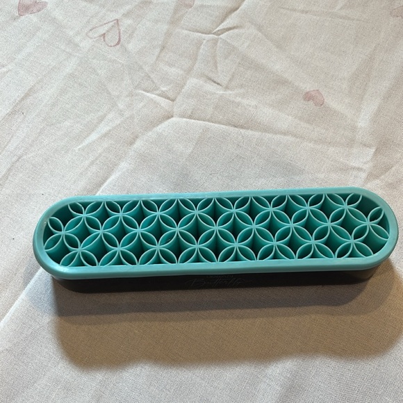 Black and Teal Makeup Organizer - Picture 3 of 3